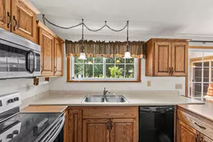 3021 Katherine Cir, Plover, WI 54467 - Photo 5
