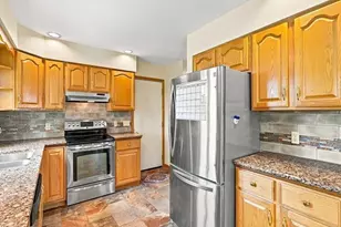1213 W Jefferson St, Marshfield, WI 54449 - Photo 13