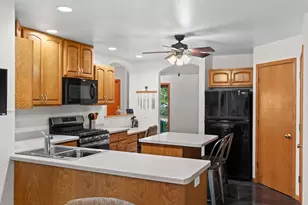 6220 Pointe Pl, Wisconsin Rapids, WI 54494 - Photo 7