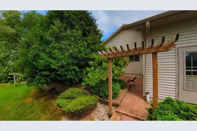1201 W 11th Street, Marshfield, WI 54449 - Photo 9