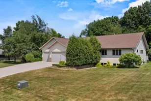 1201 W 11th St, Marshfield, WI 54449 - Photo 3