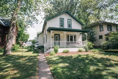 907 S Vine Avenue, Marshfield, WI 54449 - Photo 1