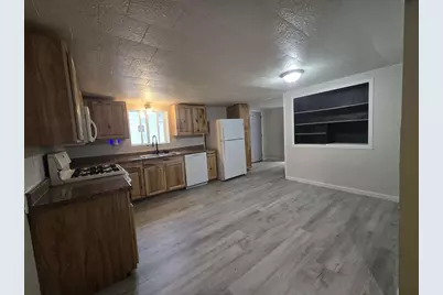 2142 Strongs Avenue, Stevens Point, WI 54481 - Photo 9