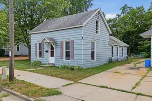 2142 Strongs Ave, Stevens Point, WI 54481 - Photo 3