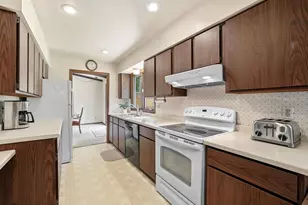 3301 Howard Ave, Stevens Point, WI 54481 - Photo 17