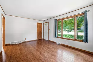 1108 Brown St, Wausau, WI 54403 - Photo 9