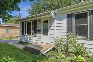 1108 Brown St, Wausau, WI 54403 - Photo 5