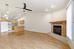 1032 Jasmine Ln, Stevens Point, WI 54482 - Photo 17