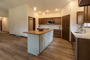 565 Still Waters Ln, Plover, WI 54467 - Photo 9