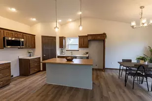 565 Still Waters Ln, Plover, WI 54467 - Photo 7