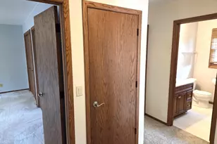 1020 W Blodgett St, Marshfield, WI 54449 - Photo 29