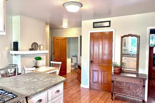 404 Bruce St, New London, WI 54961 - Photo 13
