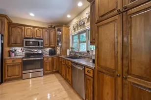309 Winnebago Ave, Hatley, WI 54440 - Photo 11