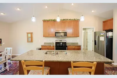 106 S 36th Avenue, Wausau, WI 54401 - Photo 7