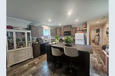 905 E Kalsched Street, Marshfield, WI 54449 - Photo 7