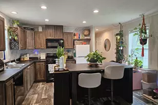 905 E Kalsched St, Marshfield, WI 54449 - Photo 5