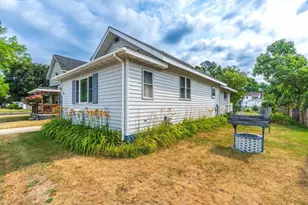 1005 S 12th Ave, Wausau, WI 54401 - Photo 3