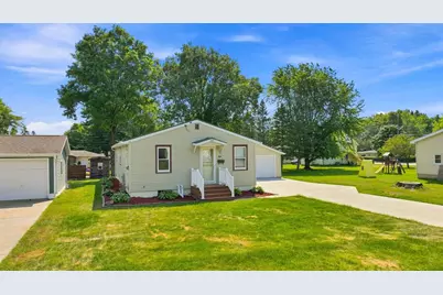 609 N Ash Avenue, Marshfield, WI 54449 - Photo 3