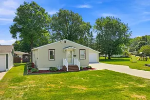 609 N Ash Ave, Marshfield, WI 54449 - Photo 3