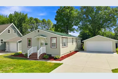 609 N Ash Avenue, Marshfield, WI 54449 - Photo 1