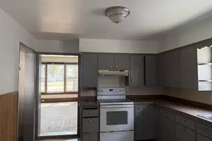 1412 E 6th St, Merrill, WI 54452 - Photo 9