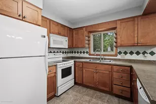 1613 N Peach Ave, Marshfield, WI 54449 - Photo 5