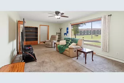 1613 N Peach Avenue, Marshfield, WI 54449 - Photo 11