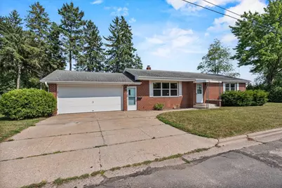 2125 Indiana Avenue, Stevens Point, WI 54481 - Photo 3