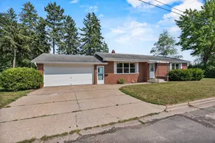 2125 Indiana Ave, Stevens Point, WI 54481 - Photo 3