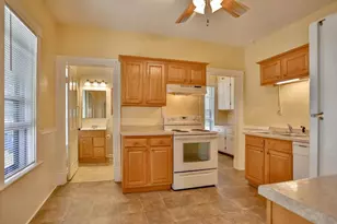 918 S 4th Ave, Wausau, WI 54401 - Photo 9