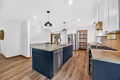 1016 Sunset Boulevard, Stevens Point, WI 54481 - Photo 5