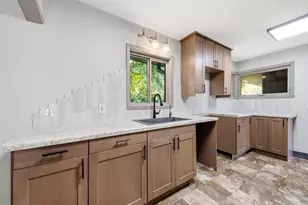 900 S Adams Ave, Marshfield, WI 54449 - Photo 9