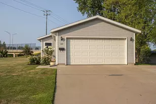 701 E 2nd St, Marshfield, WI 54449 - Photo 7