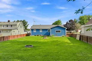 112 E 17th St, Marshfield, WI 54449 - Photo 9