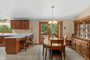 8206 Lakeview Dr, Wisconsin Rapids, WI 54494 - Photo 3