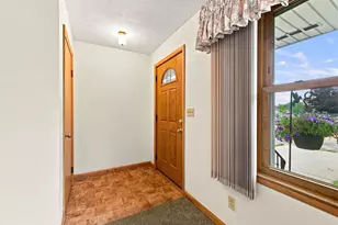 2809 Cleveland Ave, Stevens Point, WI 54481 - Photo 5