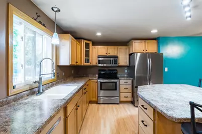 809 N 8th Avenue, Wausau, WI 54401 - Photo 11