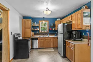 4612 Woodland Rd, Rosholt, WI 54473 - Photo 11