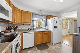408 E Grant St, Marshfield, WI 54449 - Photo 7