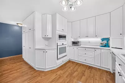 327 S 56th Avenue, Wausau, WI 54401 - Photo 9