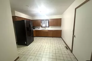 2410 Gaynor Ave, Wisconsin Rapids, WI 54495 - Photo 11