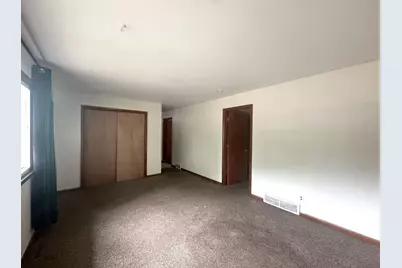 2410 Gaynor Avenue, Wisconsin Rapids, WI 54495 - Photo 3