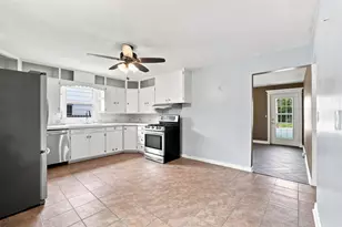 2423 Stanley St, Stevens Point, WI 54481 - Photo 9