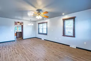 1729 N 3rd Ave, Wausau, WI 54401 - Photo 9