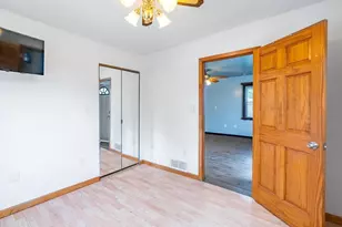 1729 N 3rd Ave, Wausau, WI 54401 - Photo 11
