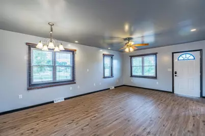 1729 N 3rd Avenue, Wausau, WI 54401 - Photo 7