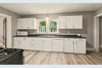 809 Illinois Avenue, Stevens Point, WI 54481 - Photo 9
