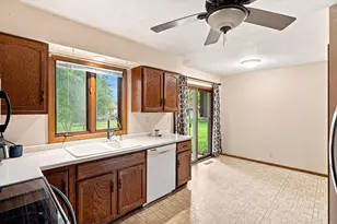 1200 E 21st St, Marshfield, WI 54449 - Photo 9
