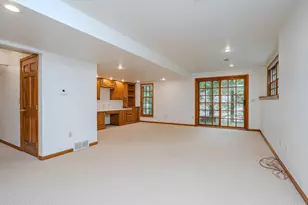 4029 Crestwood Dr, Wausau, WI 54403 - Photo 9