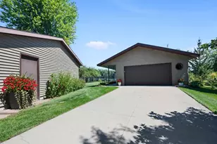 2040 Birch Dr, Plover, WI 54467 - Photo 41